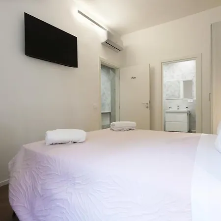 Living 3* Padua